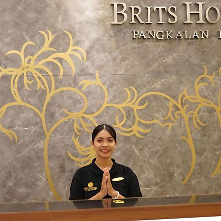 Brits Hotel Pangkalanbuun Exterior photo