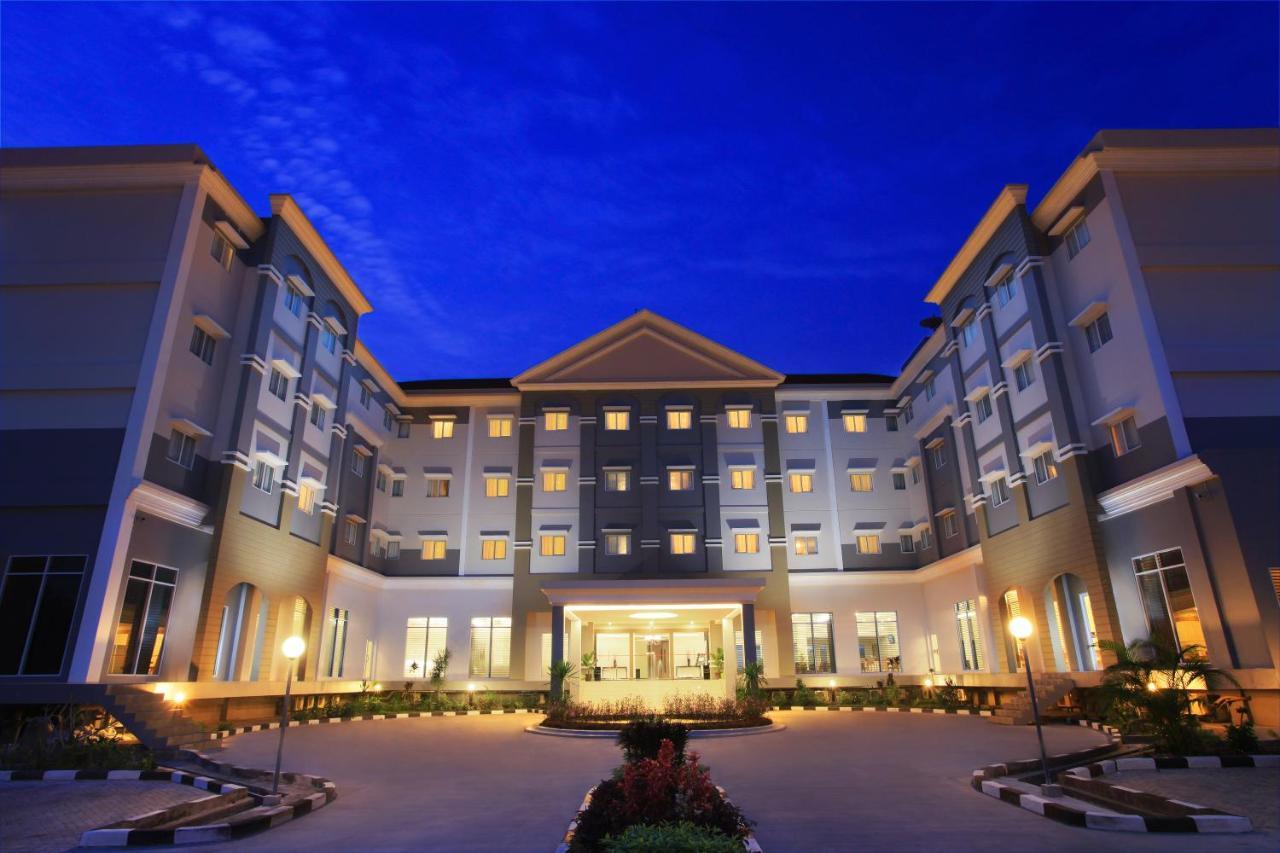 Brits Hotel Pangkalanbuun Exterior photo