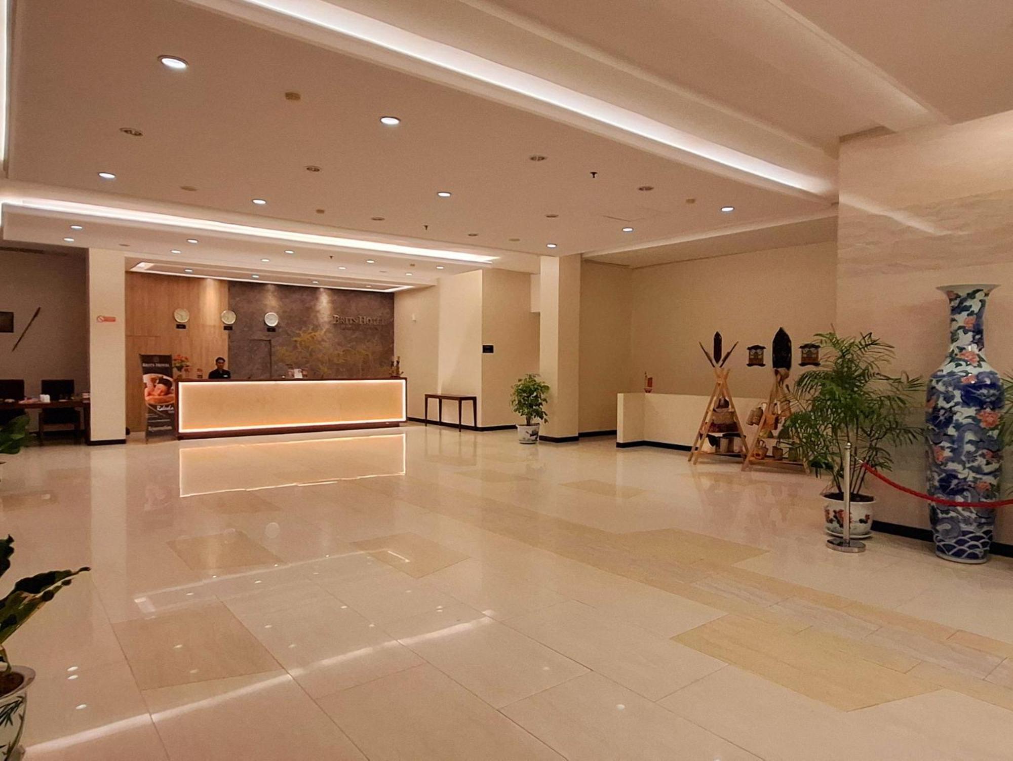 Brits Hotel Pangkalanbuun Exterior photo