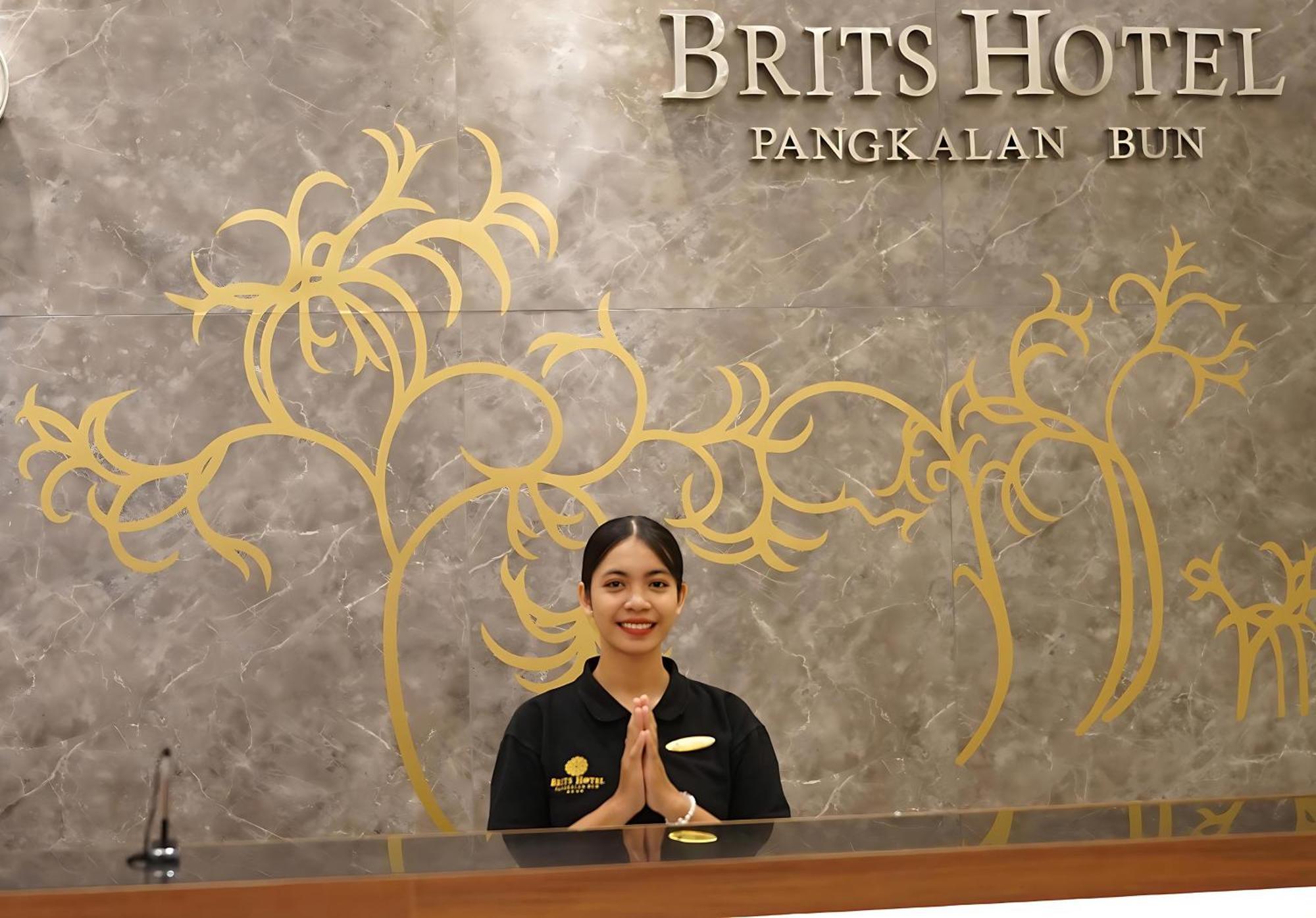 Brits Hotel Pangkalanbuun Exterior photo